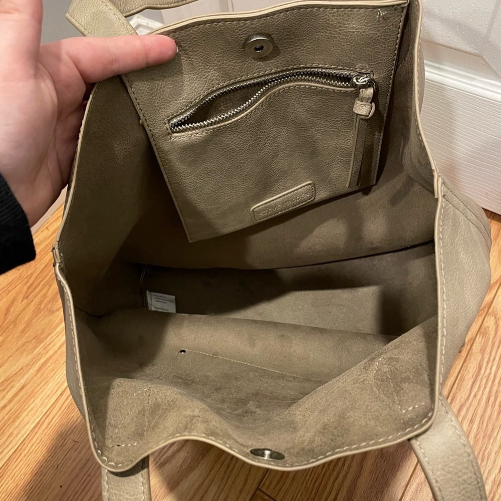 Steve Madden Tote Bag - Picture 2 of 4